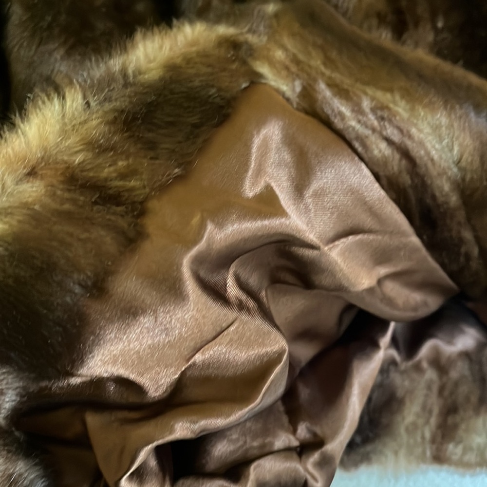 I.N.C Size L brown short faux fur jacket in excellent condition - Picture 7 of 8